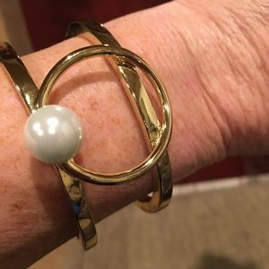 Gold and pearl bracelet